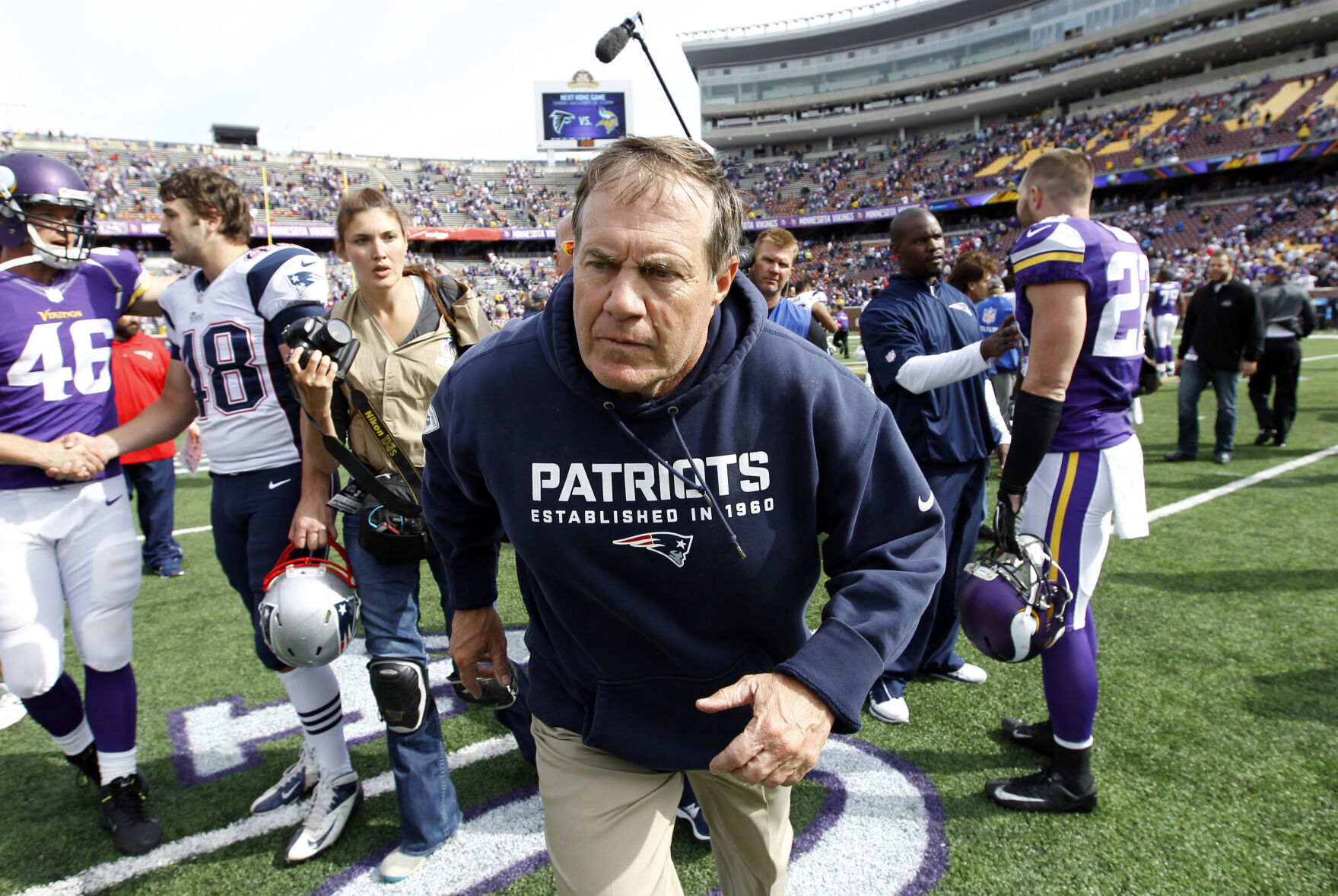 2014: Bill Belichick becomes sixth NFL coach to reach 200 regular-season wins